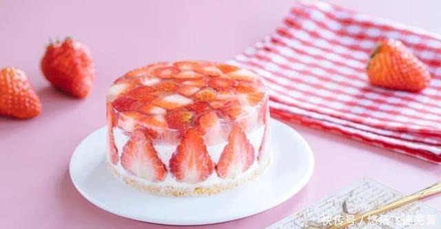 草莓慕斯蛋糕的做法,春季限定甜品,不用烤箱就能做