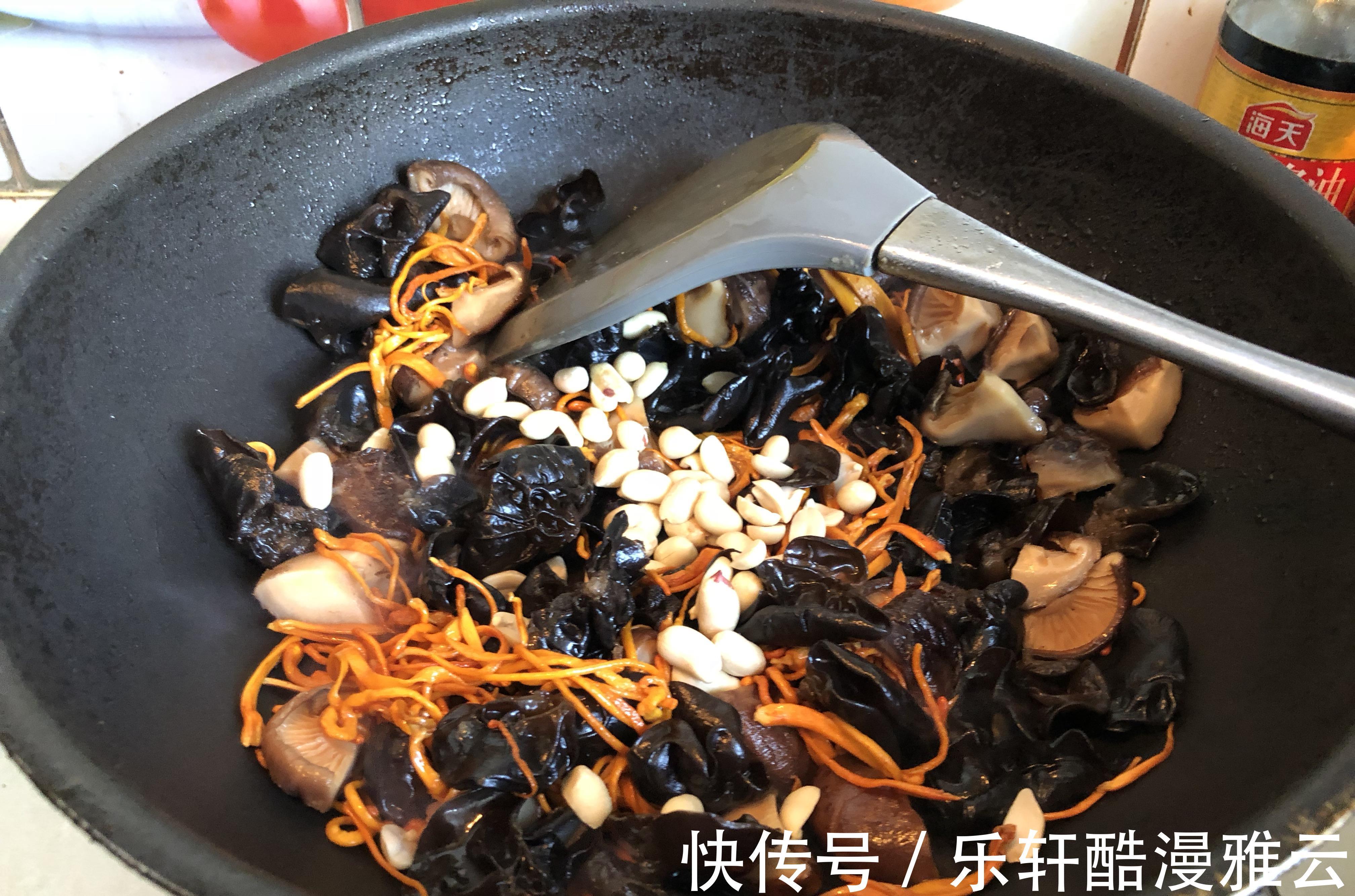 名菜|上海名菜四喜烤麸,劲道可口,一口下去满满的全是酱汁,超香