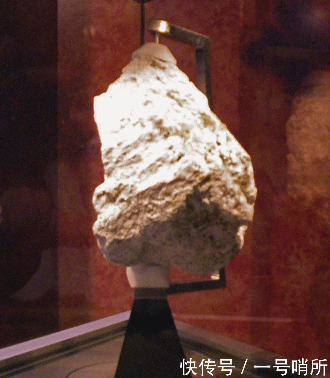 嫦娥五号刚发射成功，NASA第一时间发声，拐着弯让中国“还土”？