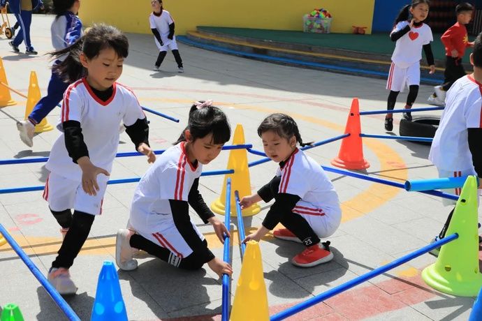 器械|滨城育英学园：游戏润智 “嗨”趣童年