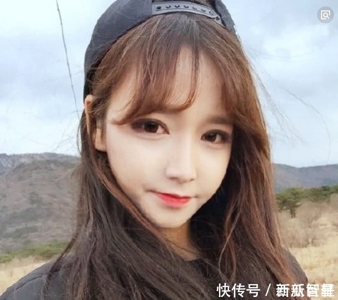 掀起刘海|永远不知道女生刘海下面隐藏了什么?掀起刘海后,网友