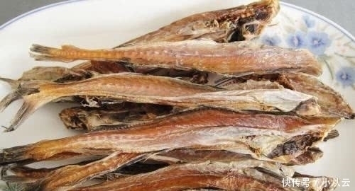 晒干|晒干用木棒打碎最好吃,我国只有东北人吃,口味鲜嫩