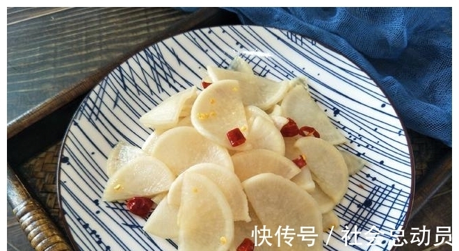 萝卜|腌萝卜,别只会放盐,教你1个秘制做法,清脆爽口2个小时就能吃