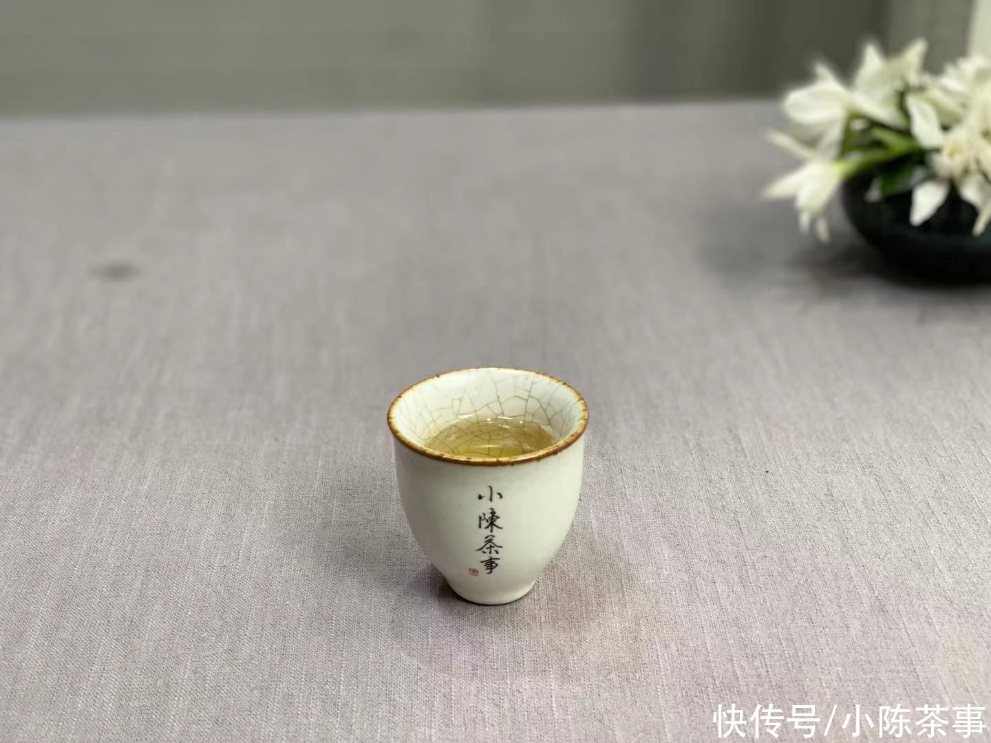 老白茶|绿茶香，红茶醇，岩茶岩骨花香，那白茶应该喝什么？