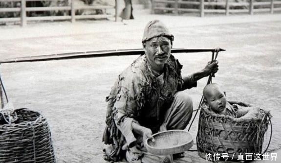 一家人|晚清罕见老照片:图1光头少爷纳幼妾,图4一家人出来乞讨!