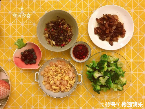 和儿子的日常晚餐,做了四个菜,荤素营养搭配,只花了25元,值了