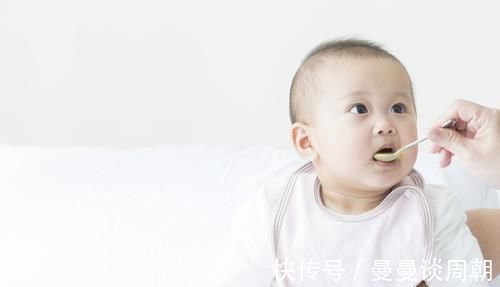 一日三餐|很多宝妈咨询问:2岁左右的宝宝,吃饭重要?还是喝奶重要?