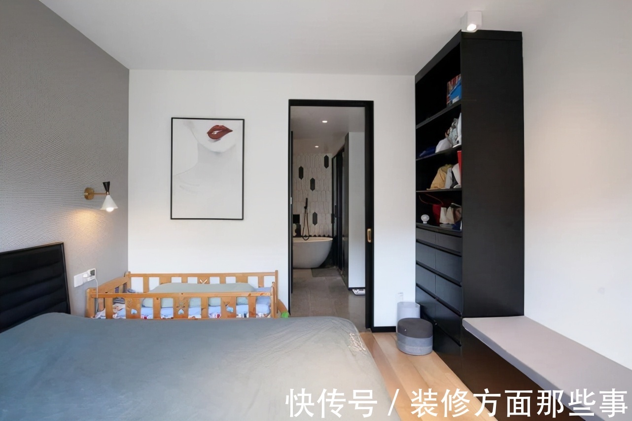 黑白灰|111平极简的黑白灰营造奢华氛围，几何拼接墙面高级又有设计感