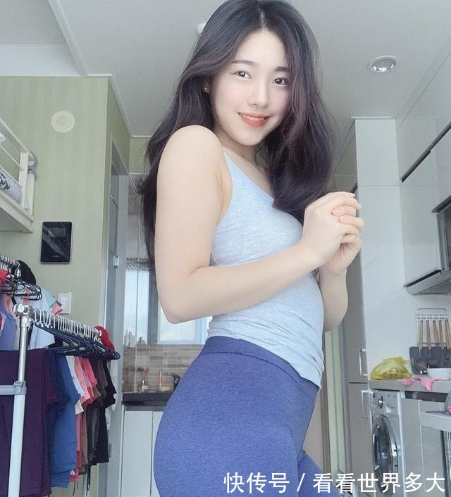 女性朋友|练瑜伽的美女,体态优雅气质好!