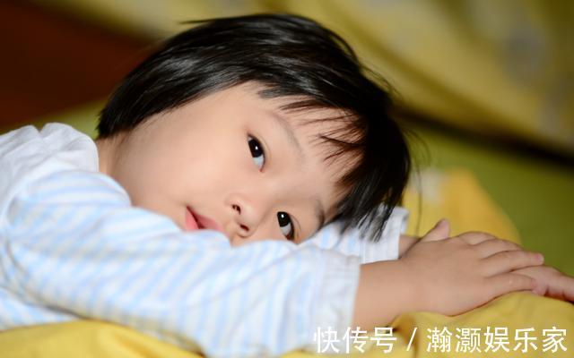 小陈|李玫瑾孩子睡觉时出现3个反应，暗示大脑发育快，将来智商高