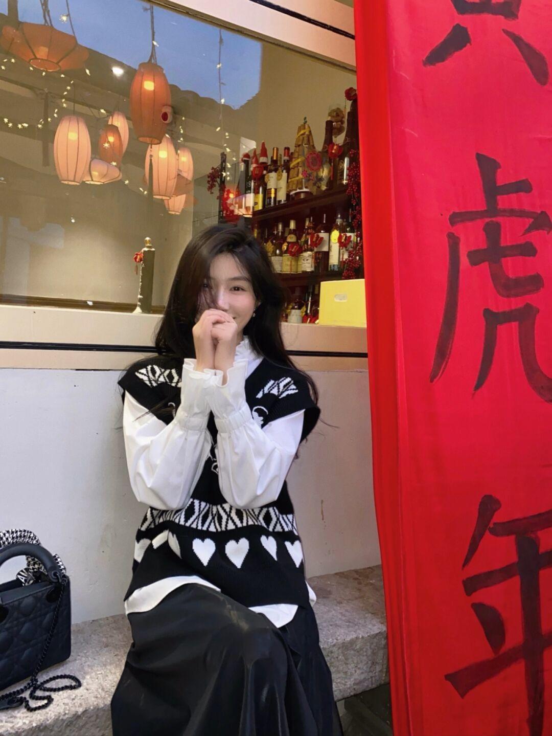 修身性 穿来穿去,还是“毛衣”最百搭,不花哨、不显胖,简约高级又时髦