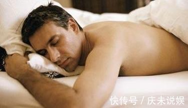 林医师|男性裸睡的6大好处，第二种老婆最喜欢，对健康而言，不妨试试！