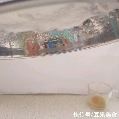 下饭|十分钟搞定一道#蛋趣体验#黑天使小纸杯！就它最下饭