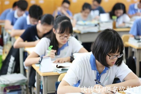 学生|高考后才发现，做普通班鸡头和重点班凤尾的差距，你选对了吗?