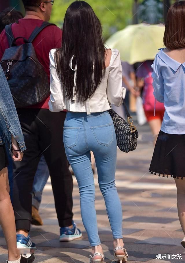 打底裤的搭配文艺又不土气，穿出女神气质，女神范十足