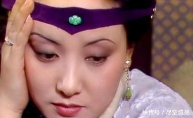 公馆|王熙凤去小花枝巷公馆见尤二姐时, 她为何要一身白色的穿着打扮