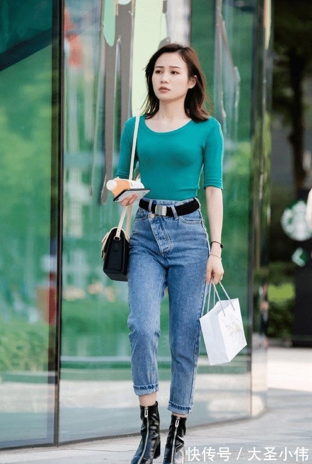 高级感|美女街拍:“女总裁”姐姐散发着高级感,好想跟她谈恋爱,想想都是美好的