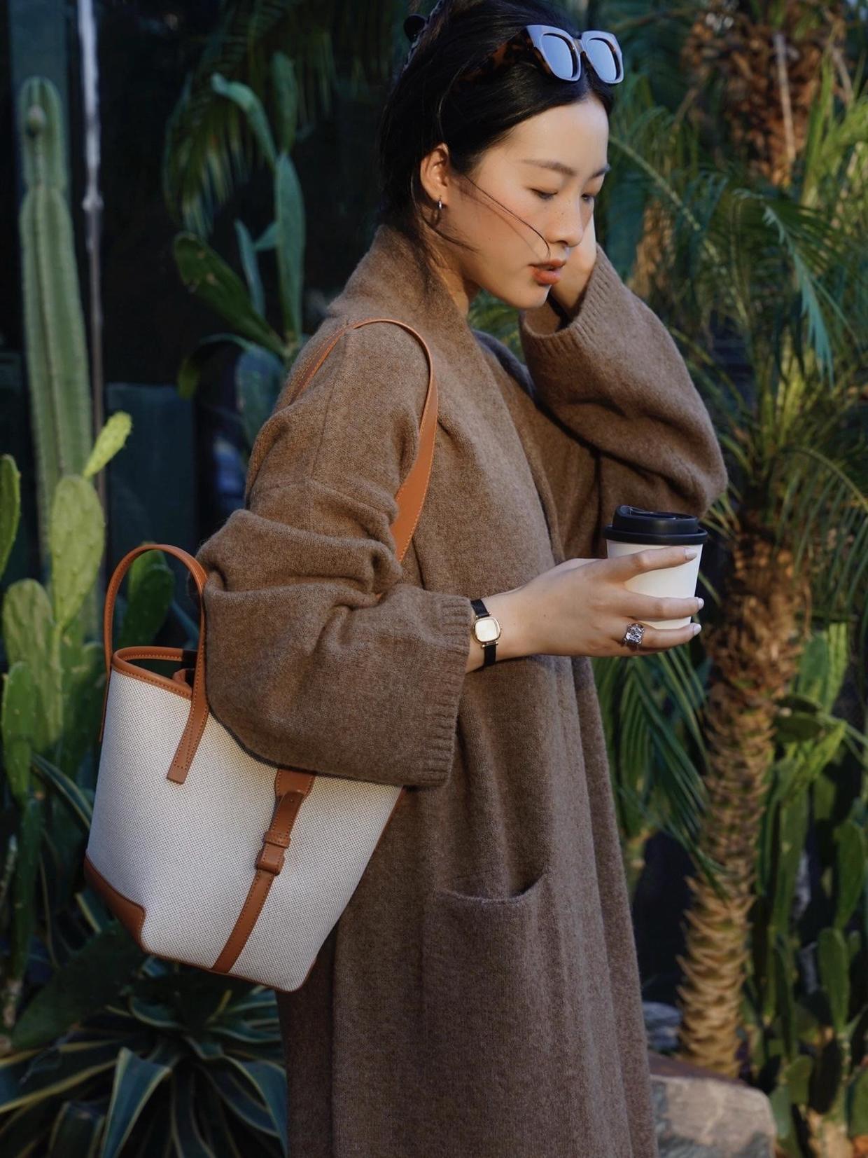 小姐姐 越简约越高级,冬日里不能少的开衫搭配,谁穿谁好看