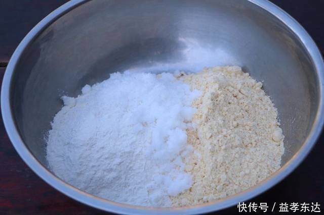 玉米面|原来发糕都做错了，这样做松软好吃不粘牙，比蛋糕还要美味