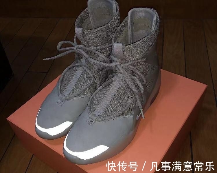 zoom FOG最便宜的配色它就不敬畏上帝了?