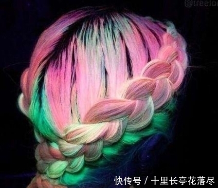 女子|女子从不剪头发,还常染头发, 独一无二的发色,让人止不住羡慕