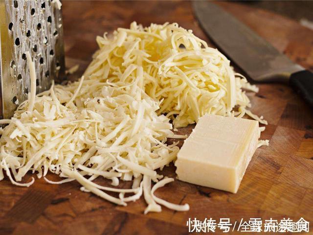 格鲁耶尔|可做“火锅”的奶酪，一个就要20000块，切开让人直流口水