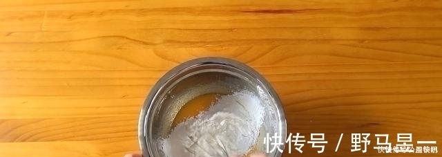 面团|一口下去就爆浆的卡士达酥皮泡芙，大气孔不塌陷的秘密都在这