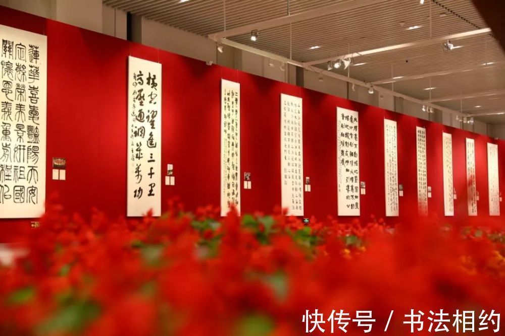 孙晓云!孙晓云行书风格突变,在“盛世中国”展中,成为交流传阅的焦点