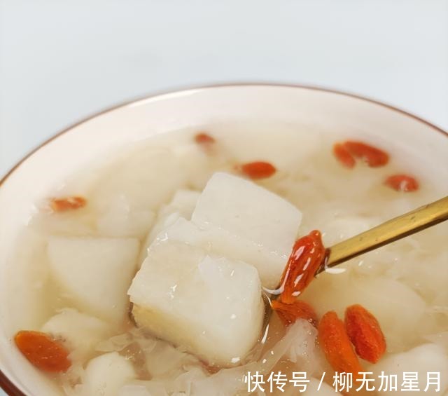 枸杞|原来银耳羹还能这么吃,十五分钟又稠又美味,早上吃它也太好了!