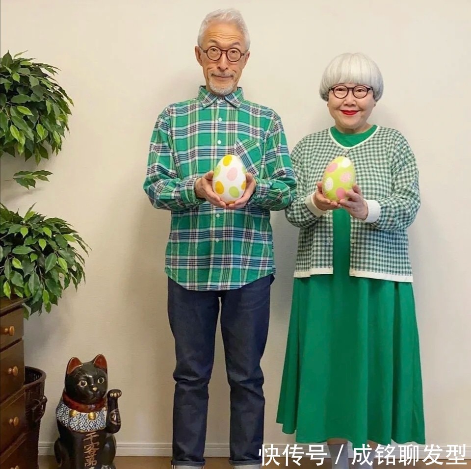 牛仔外套|头发全白身材矮胖又如何,照样凭借穿搭圈粉无数,时尚与年龄无关