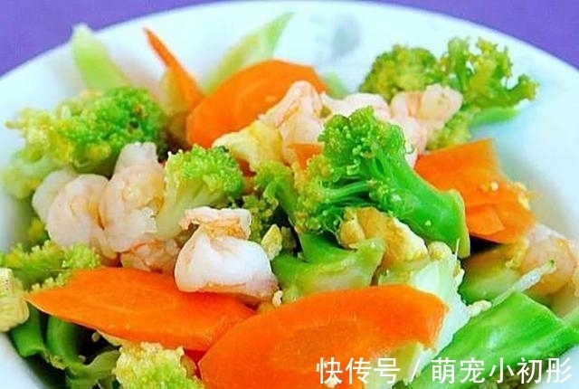 焯水|炒西兰花时,直接焯水就错了,饭店都是这样做,难怪那么好吃