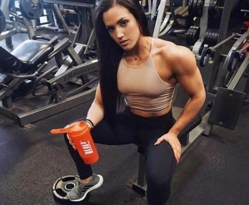 动作|肩部真的难练吗6大动作超级组合，让你练出真正雄壮虎头三角肌