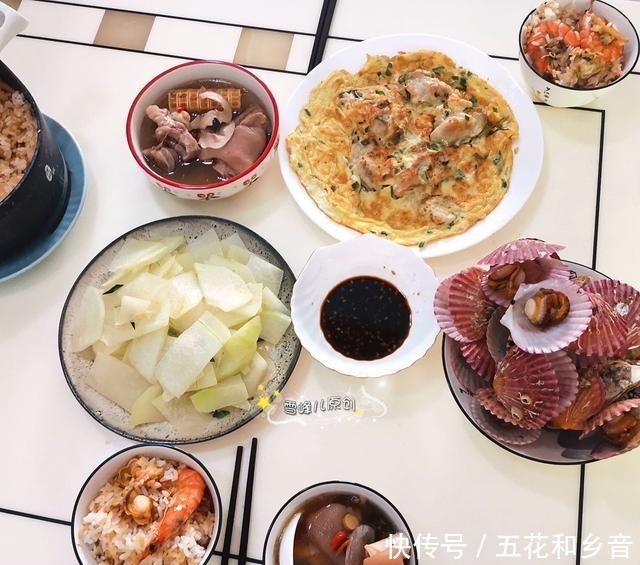 身体|母子俩的午餐这样吃,营养好身体棒,网友有这样的老妈真羡慕