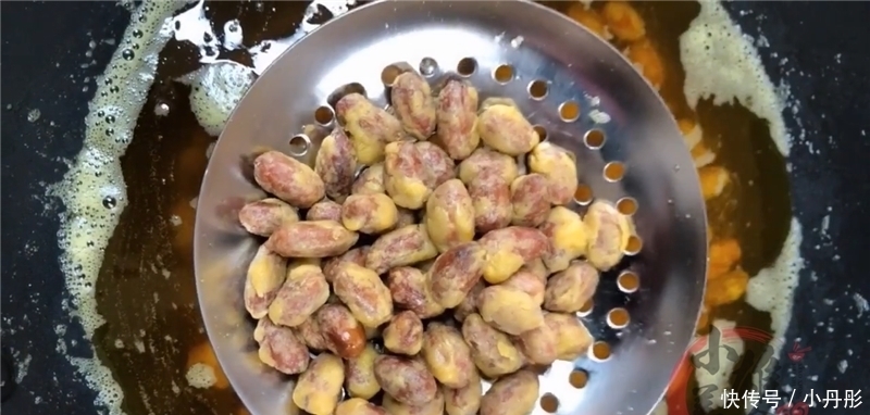 营养|花生米加2个鸡蛋,没想到这么好吃,营养又解馋,比大鱼大肉都香