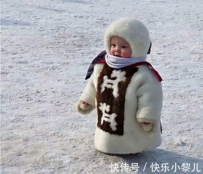 宝宝|网友晒冬天里的俄罗斯小朋友，个个可爱似套娃，宛若画中走出