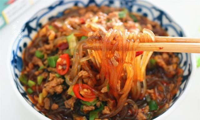粉条的神仙吃法,滋味鲜香,炖上一碗,好吃的连汤也不剩