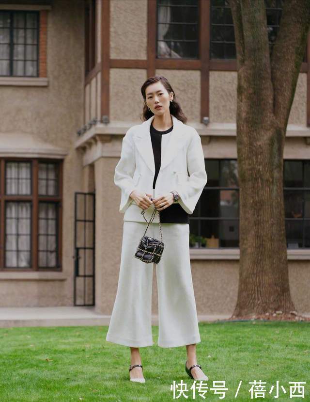 身材|刘雯的超模身材穿啥都合理,羊羔毛皮外套配运动套装,气场开挂