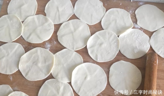 简单|大叔家的过年小吃炸春卷,香脆可口,简单易做,家人喜欢!