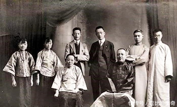 桌子|袁世凯家的妻妾大战:大姨太直接把二姨太绑在桌子上打!