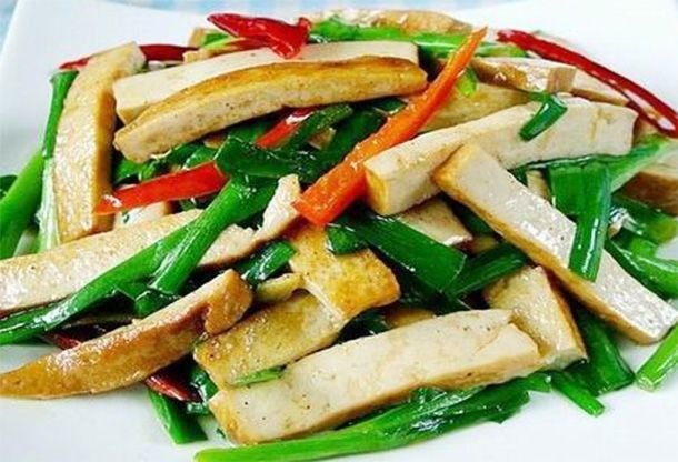 中暑|孩子打篮球出汗多易中暑不吃饭,多吃清爽菜,开胃消食明目