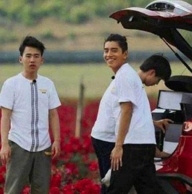 错位图 明星“错位图”有多搞笑谢可寅蔡徐坤接吻没啥,看到何老师笑出腹肌