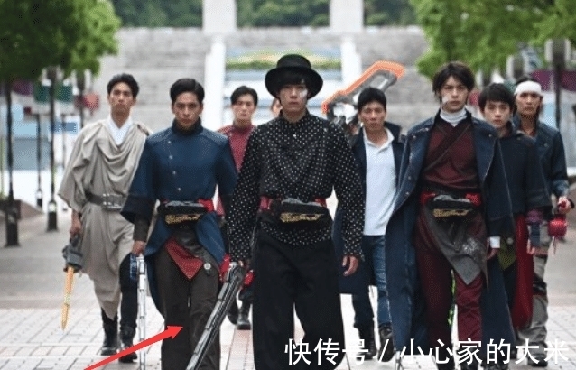 银河剑|假面骑士圣刃:剑斩手持双剑归队,老乌暴走,剑士圣刃被封号!