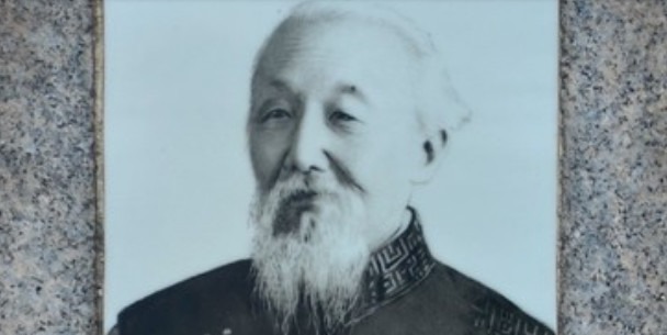 先生!此人创立复旦大学,99岁辞世,临终却说自己是狗,叫了近百年!