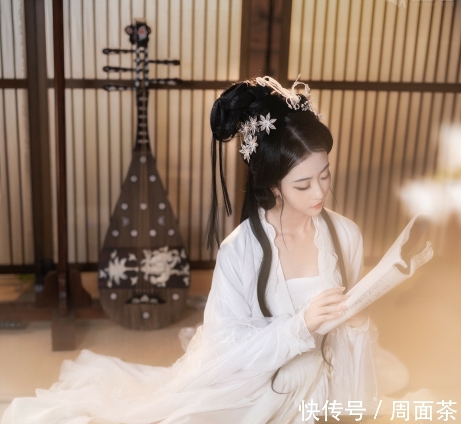 惊涛#七言格律:晓近纱窗听鸟语,暮凭石槛过松涛