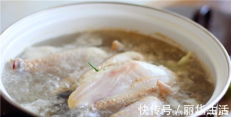 这才是白斩鸡的正确做法, 饭店大厨绝不外传的好吃秘诀!