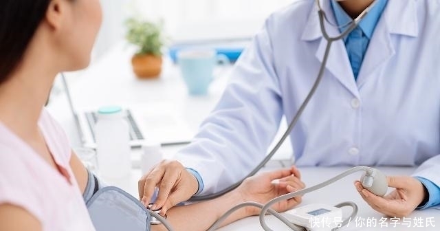 喝酒的人坚持一个月不碰“酒”,2大改观可能出现,看完或许想试