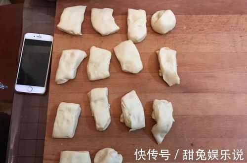 自己做面包太难了？这款鸡蛋奶油卷，简单易做，超适合新手学习！