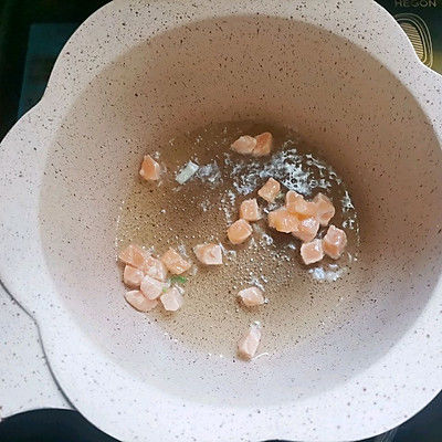 咖喱三文鱼南瓜浓汤面