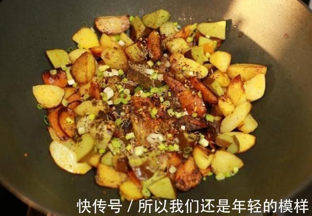 炸土豆|这才是土豆最过瘾的吃法,鲜香美味一口一个真好吃,做法还简单