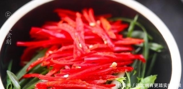 做清蒸鱼,需记住“2不放”,有的人不懂,难怪肉质紧实不滑嫩